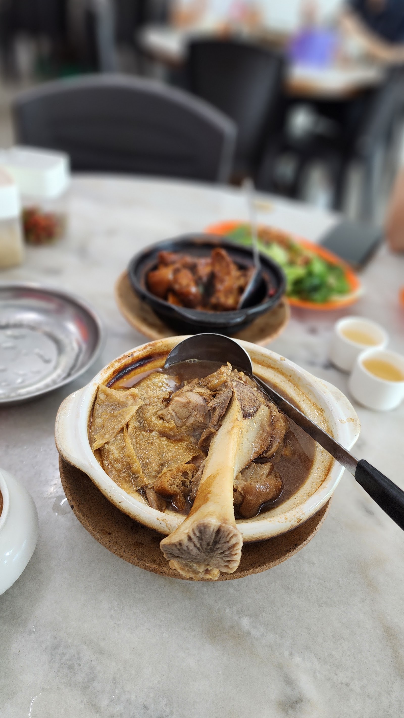 瓦煲肉骨茶 Claypot Soup