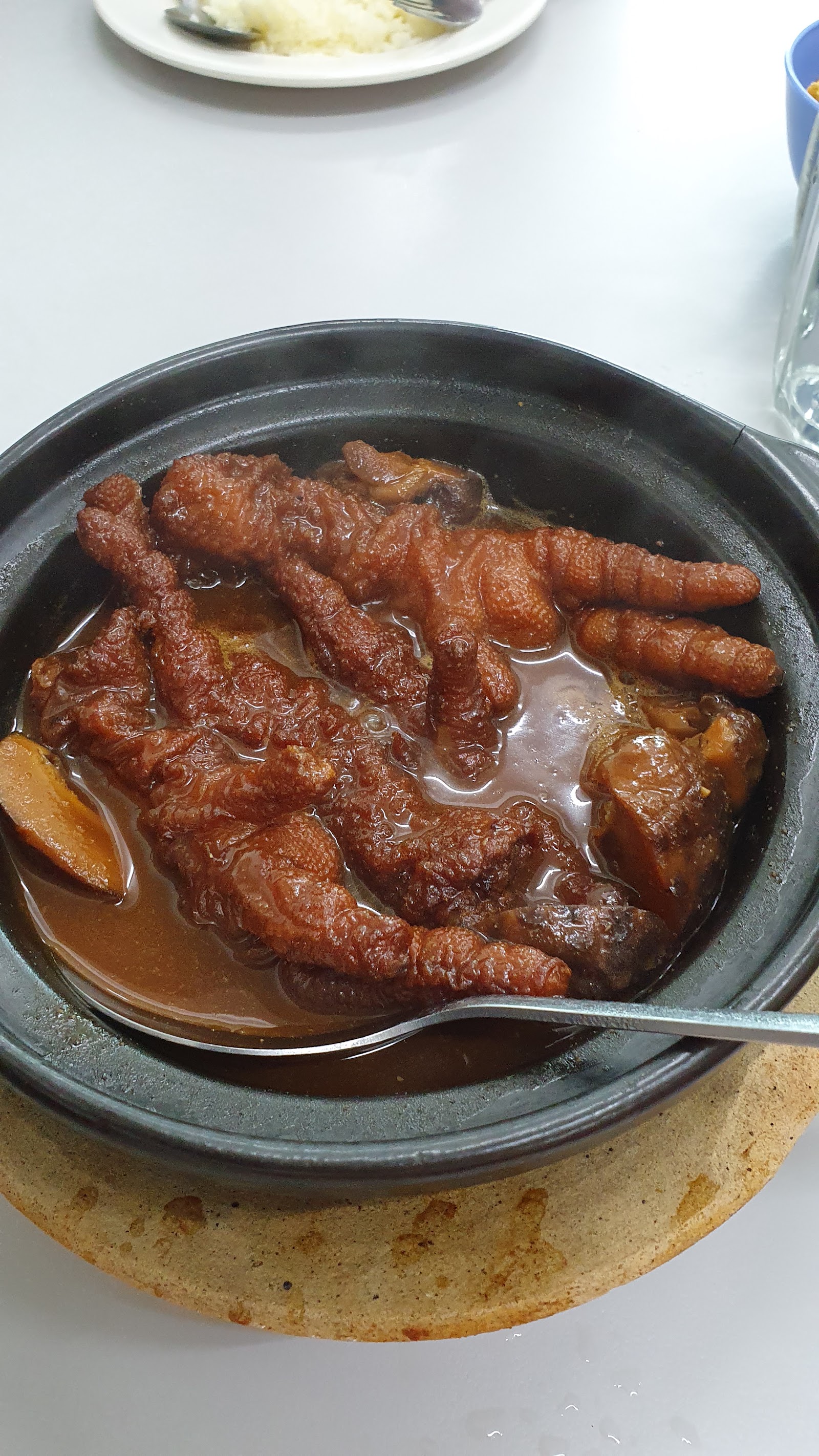 冬菇鸡脚 Braised Chicken Feet with Mushrooms